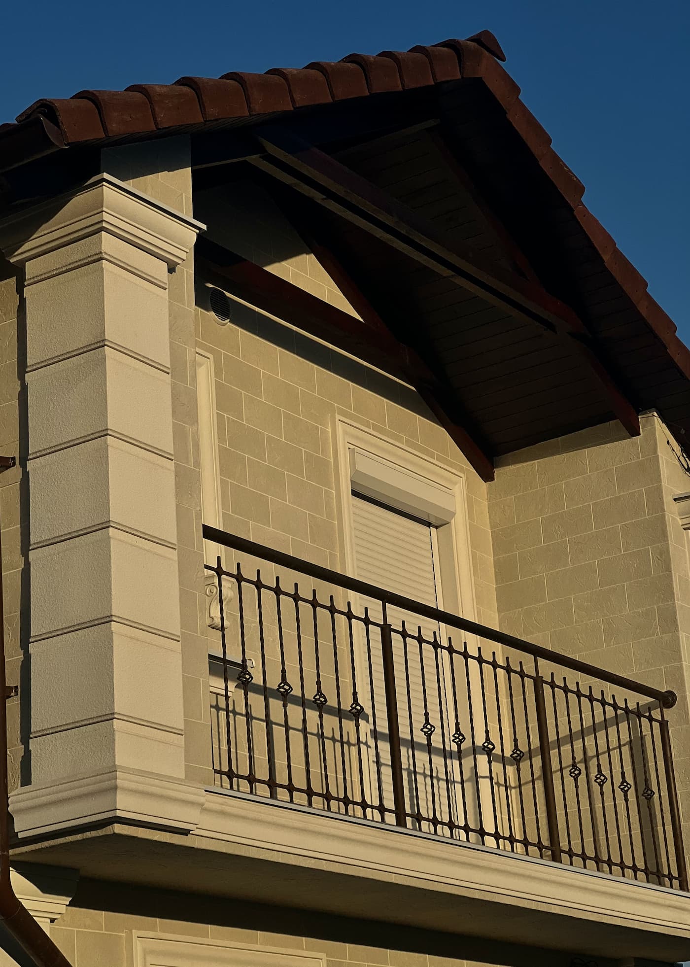 Casa particulară in Basarabeasca fațada din piatră flexibilă — 4