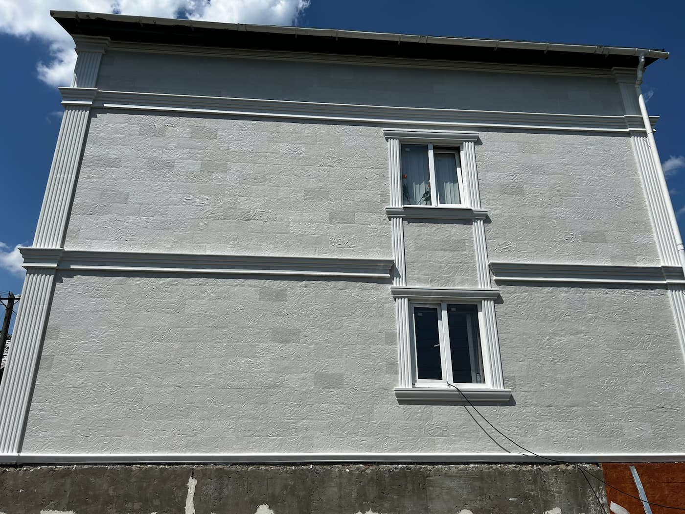 Casa privată pe Telecentre - fațada din faianță flexibilă — 4
