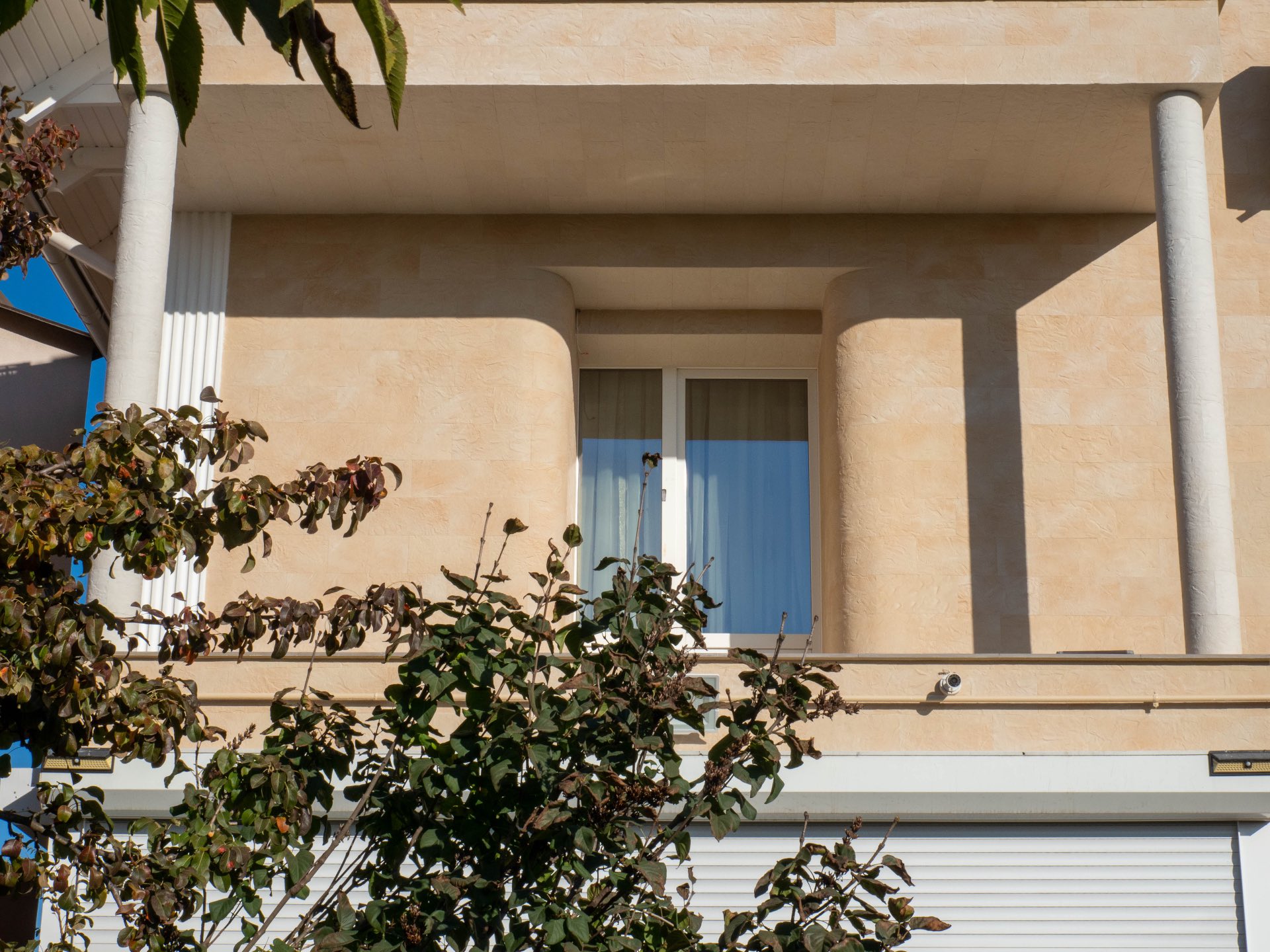 Телецентр, Кишинёв — фасад из гибкой плитки Turkish Travertine — 16
