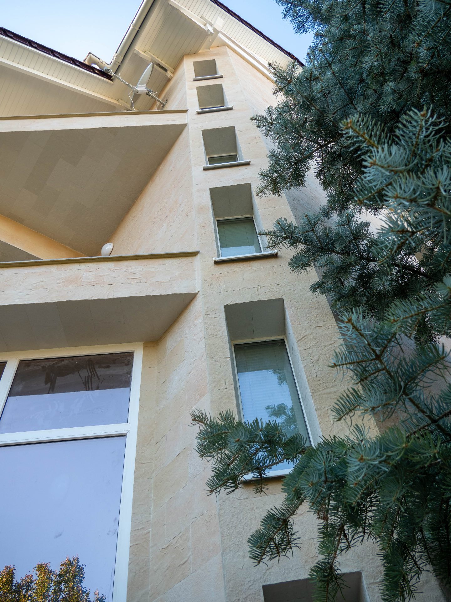 Телецентр, Кишинёв — фасад из гибкой плитки Turkish Travertine — 21
