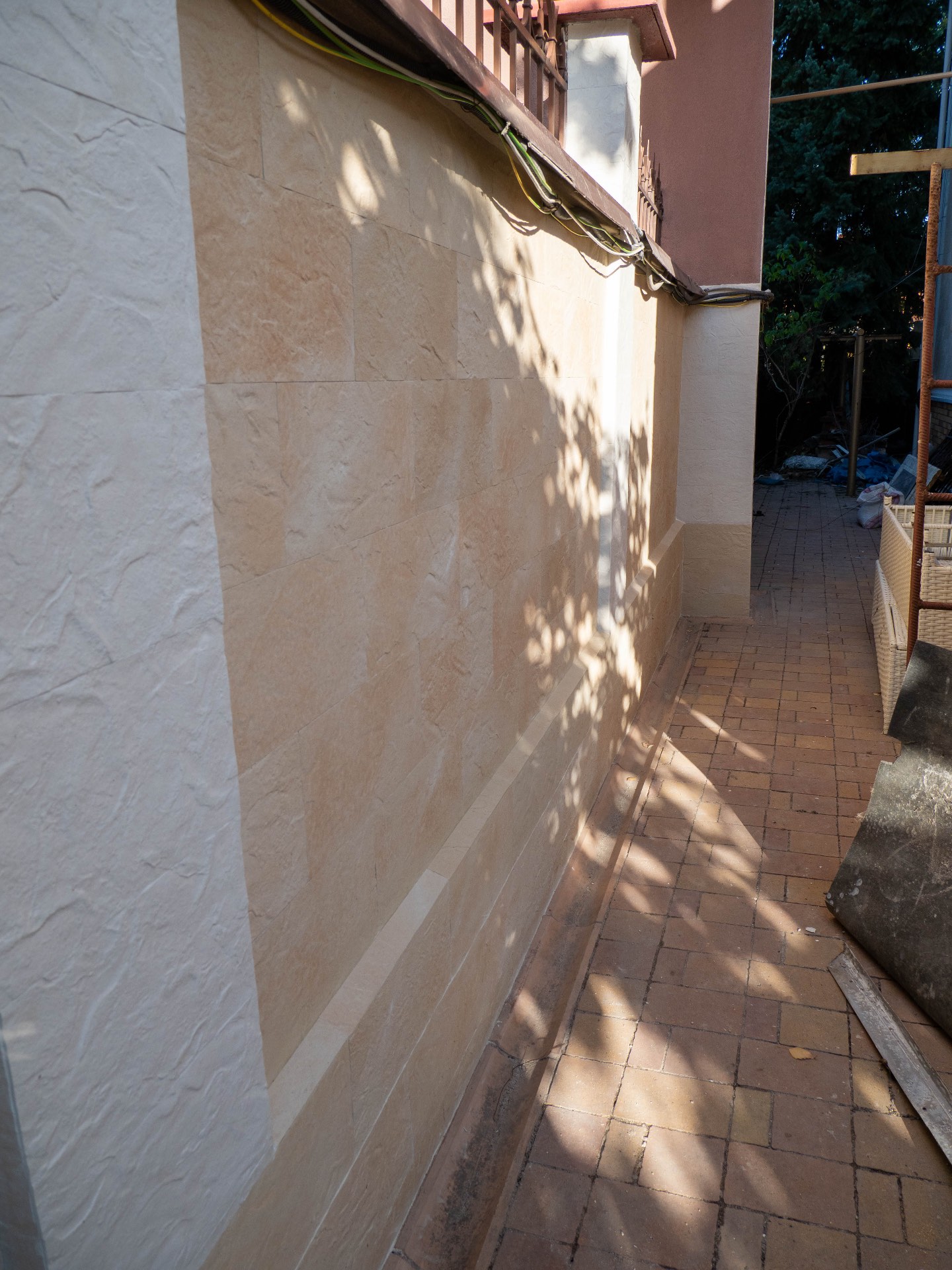 Телецентр, Кишинёв — фасад из гибкой плитки Turkish Travertine — 29