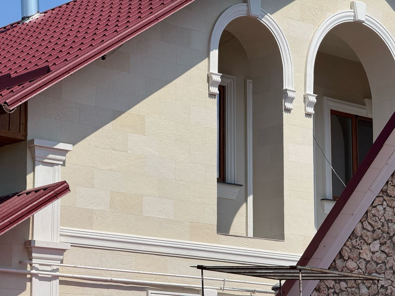 Gresie flexibilă fațada Pletaflex – casa in Costesti — 30