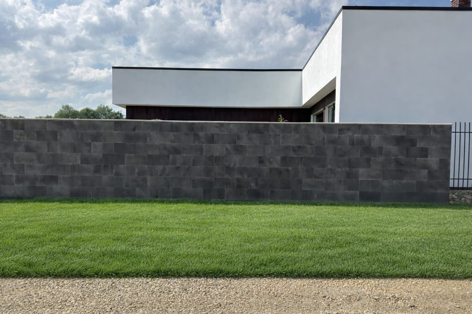 Gresie flexibila - gard in Bucuresti — 1