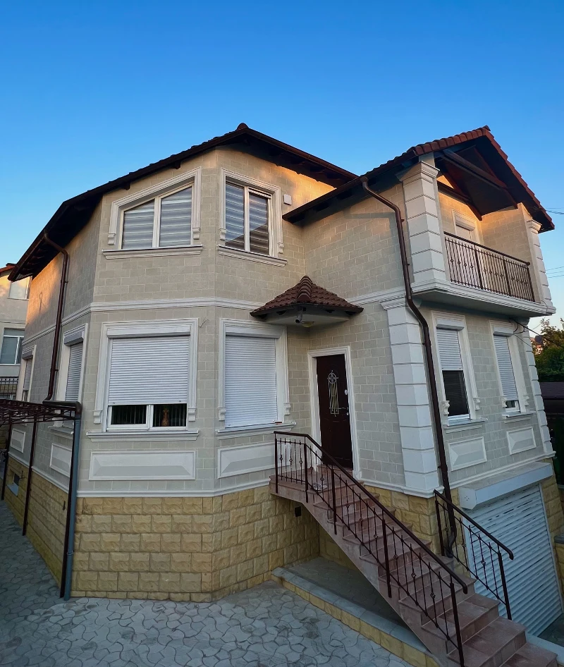 Casa particulară in Basarabeasca fațada din piatră flexibilă