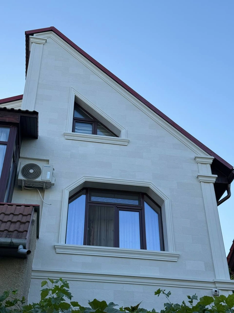Gresie flexibilă pentru fațada - casa in Primaveriy